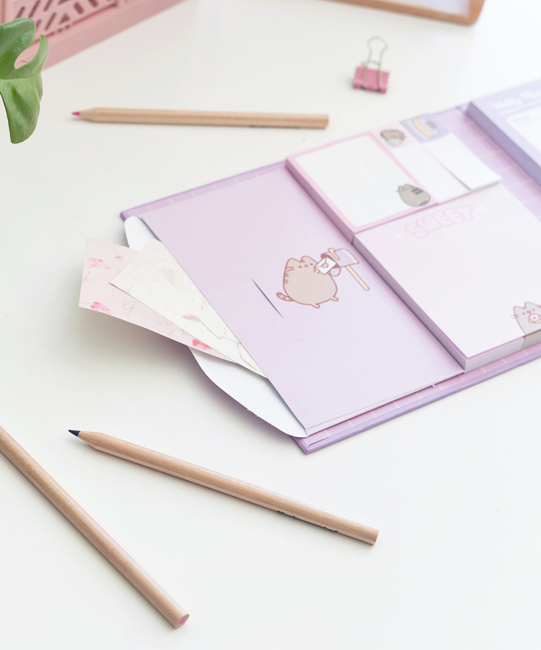 Pusheen Weekly Planner Binder